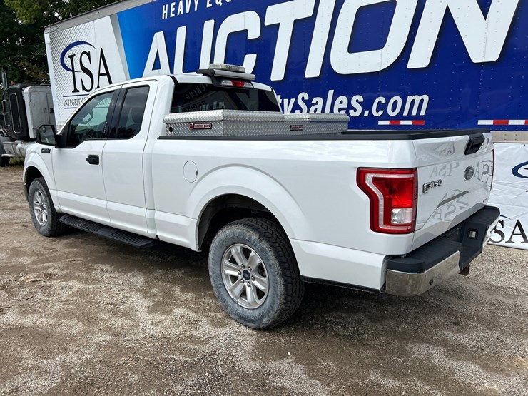2015-ford-f150-xlt-image-3