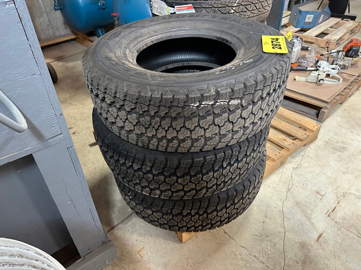 #2874-•-(3)-goodyear-wrangler-265/75r16-tires-image-2