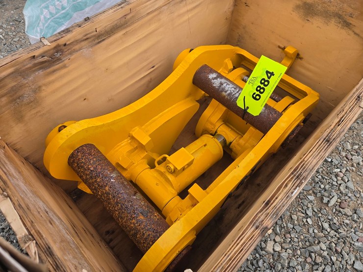 caterpillar-320-image-8