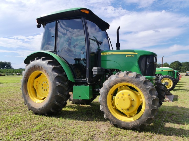 2013-john-deere-5055e-image-1