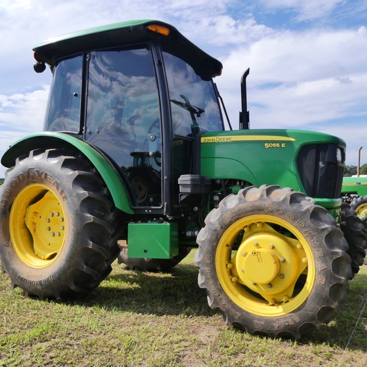 2013 JOHN DEERE 5055E