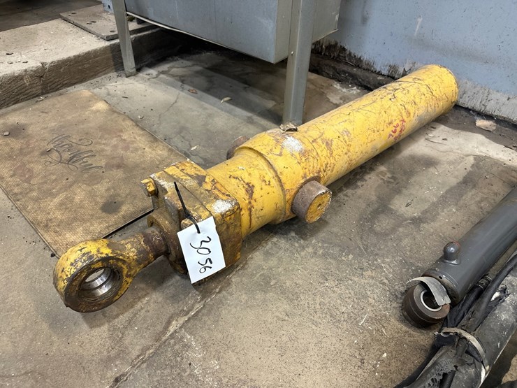 caterpillar-966-image-1