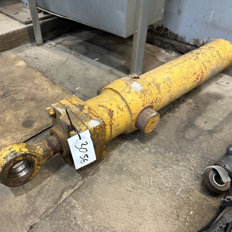 CATERPILLAR 966