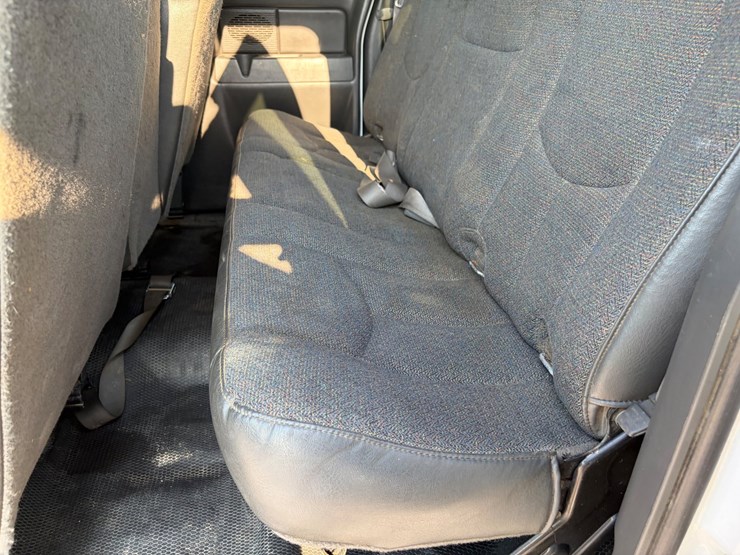2005-chevrolet-silverado-2500hd-image-16