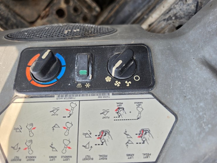 2018-bobcat-t595-image-36