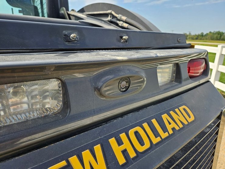 new-holland-l334-image-13
