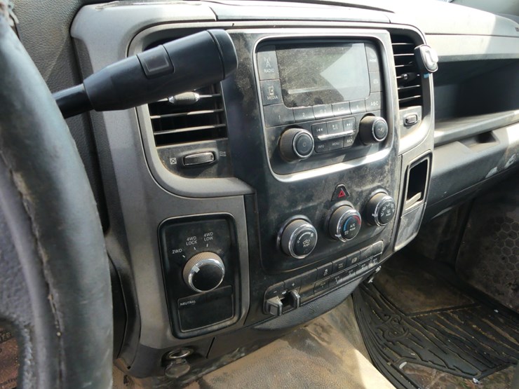 2017-dodge-ram-3500-image-17