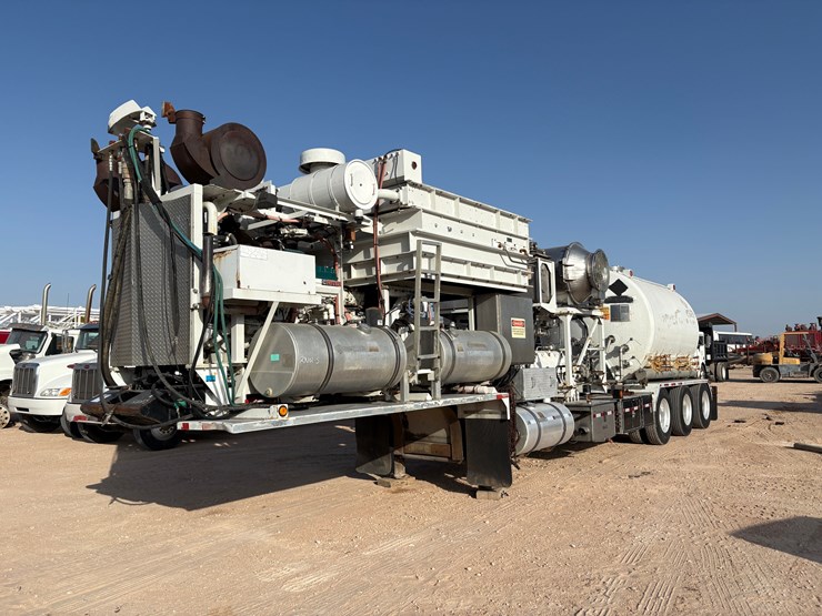 2005-cummins-qst30-image-1