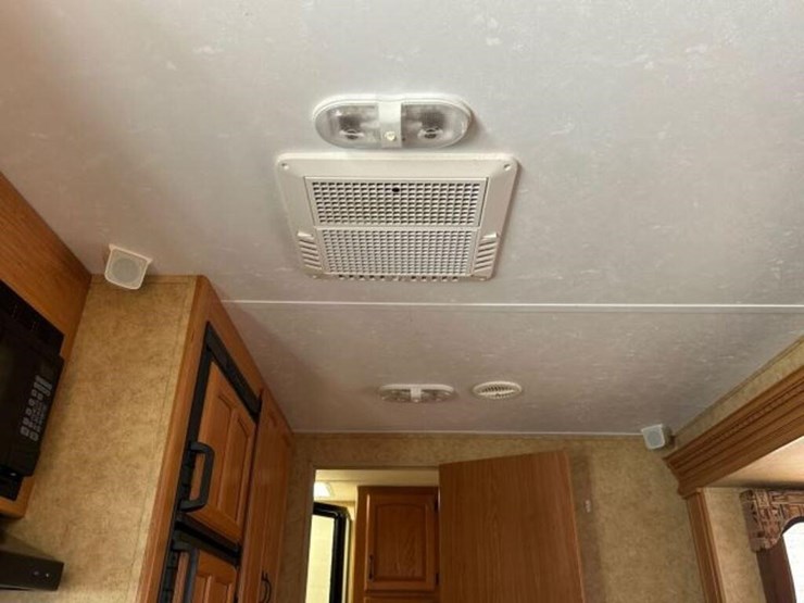 2010-keystone-laredo-28rbs-t/a-travel-trailer-4ydt-image-75