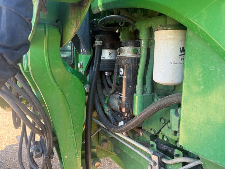 john-deere-6105d-image-16