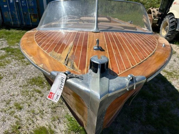 century-antique-wooden-18-ft-power-boat-image-16