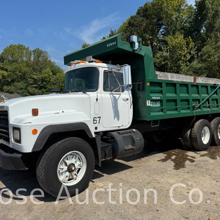 1993 MACK RD690S