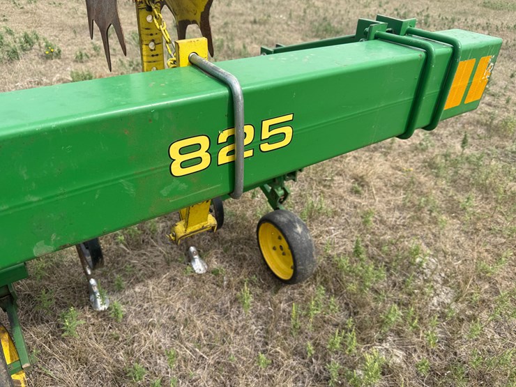 john-deere-825-image-12