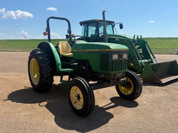 john-deere-5200-image-3