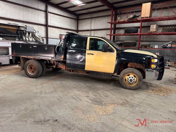 2018-chevrolet-silverado-3500-image-2