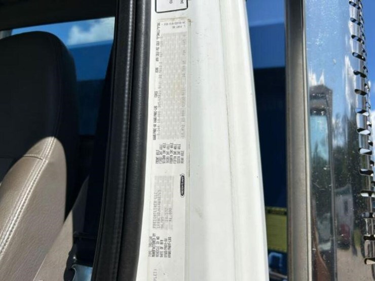 2006-freightliner-business-class-m2-s/a-1fvac3dj66-image-12