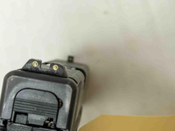glock-model-21-45acp-pistol-image-16