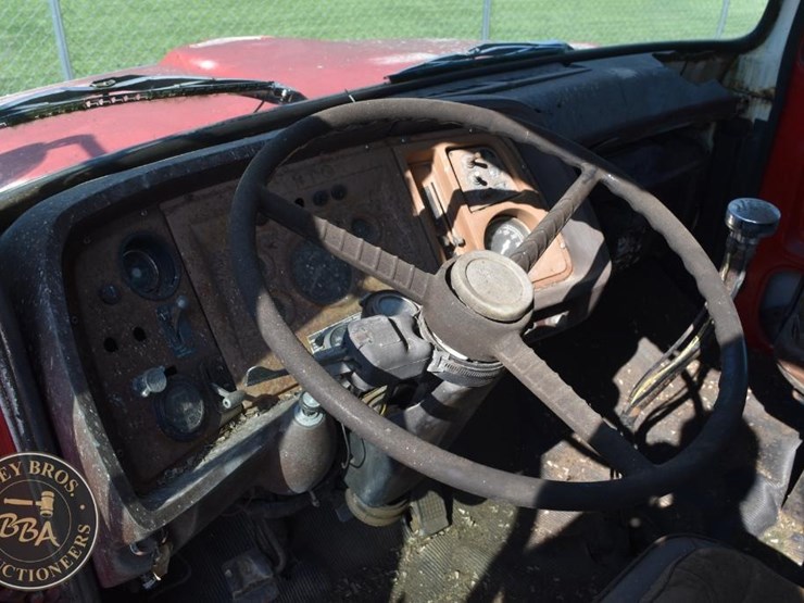 1976-ford-l9000-image-29