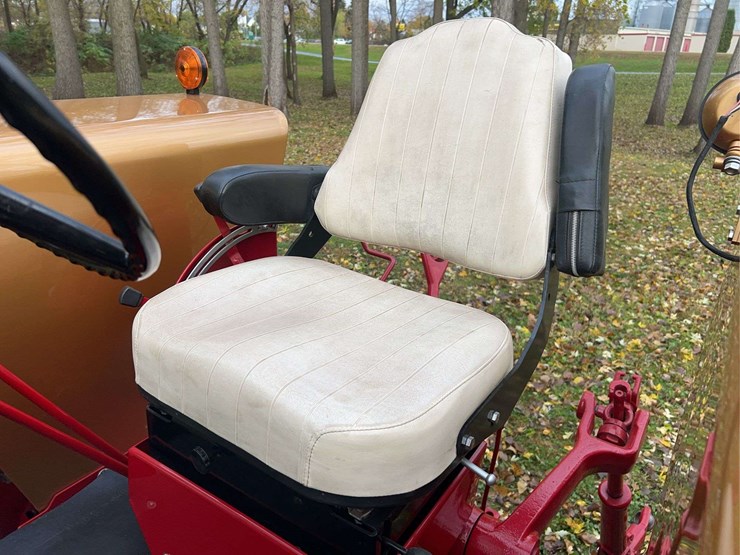1970-1456-farmall-row-crop-golden-demonstrator-image-61