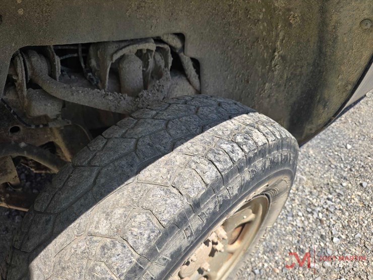 2013-chevrolet-2500-image-8