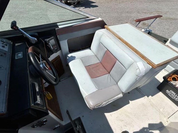 1988-doral-cavalier-24-ft-cabin-cruiser-2dba1303c8-image-51