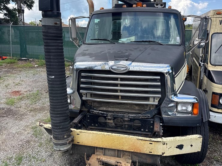 2008-sterling-jetter-/-vacuumtruck-image-8