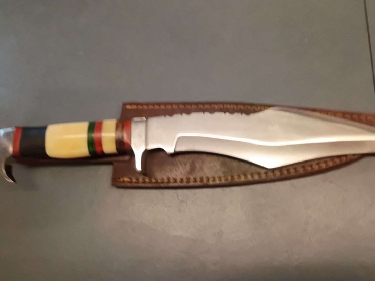 custom-damascus-steel-fixed-blade-knife-with-cream/red/green-striped-handle-image-1