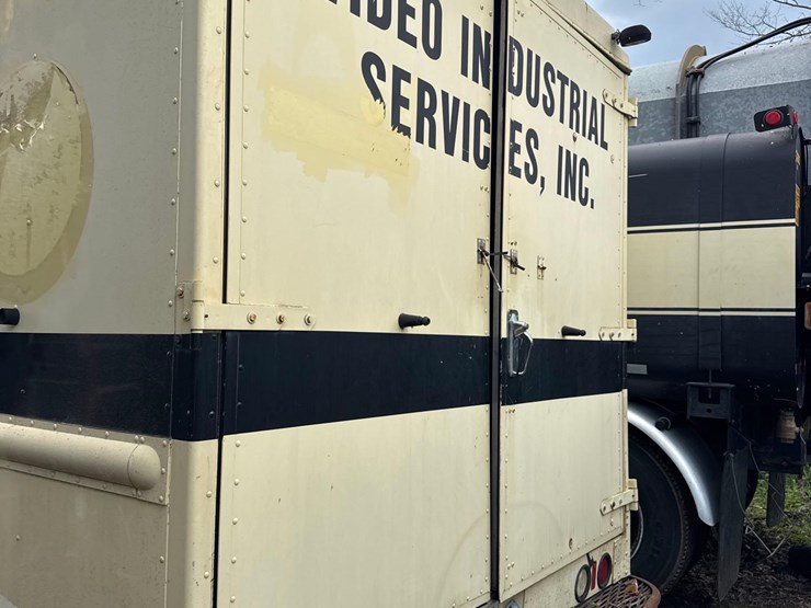 2002-workhorse-p42-image-10