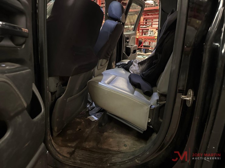 2015-chevrolet-silverado-2500-image-29
