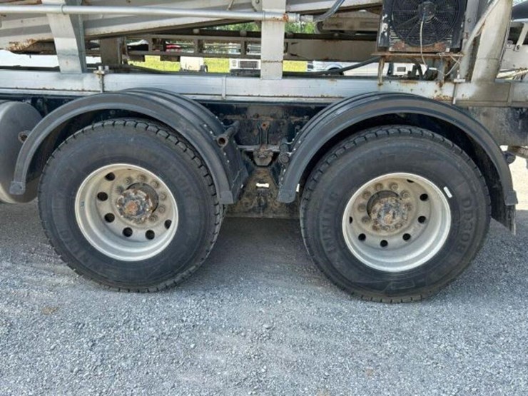 2005-mack-700-t/a-t/a-stone-slinger-truck-1m2ag11c-image-94
