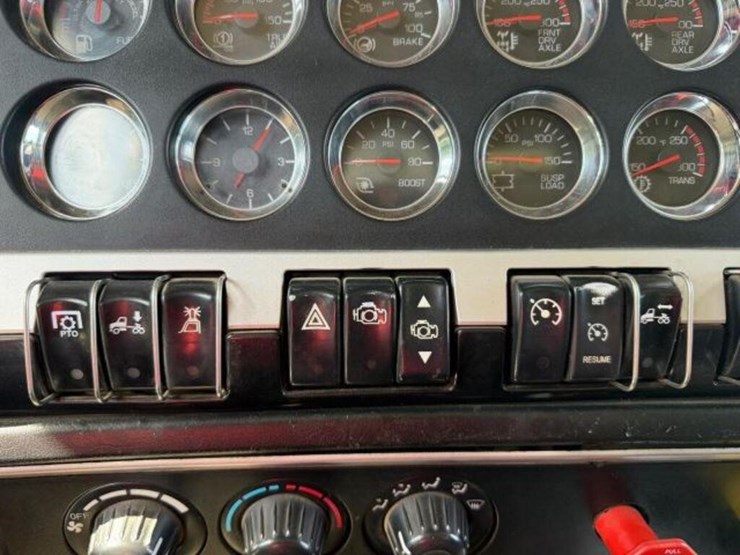 2009-kenworth-t800-image-14