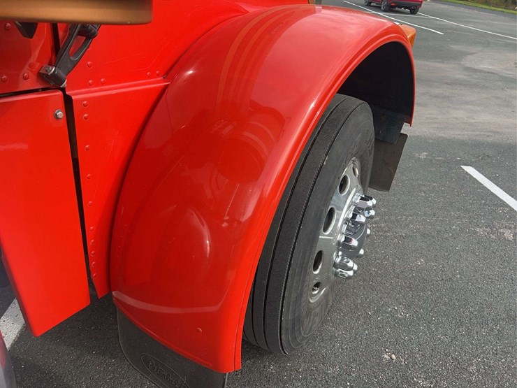 2006-peterbilt-379-image-13
