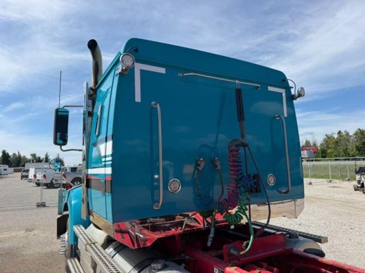 2023-western-star-4900-image-57