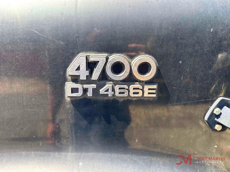 2001-international-4700-image-10