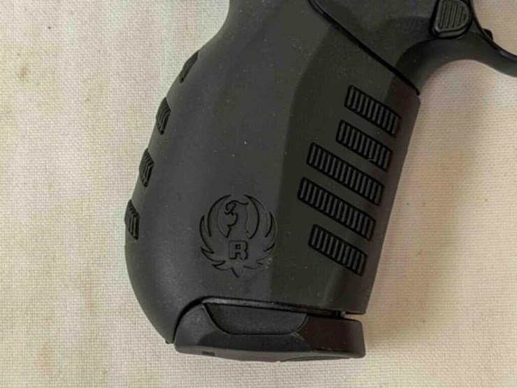 ruger-sr-22p-22lr-pistol-image-17