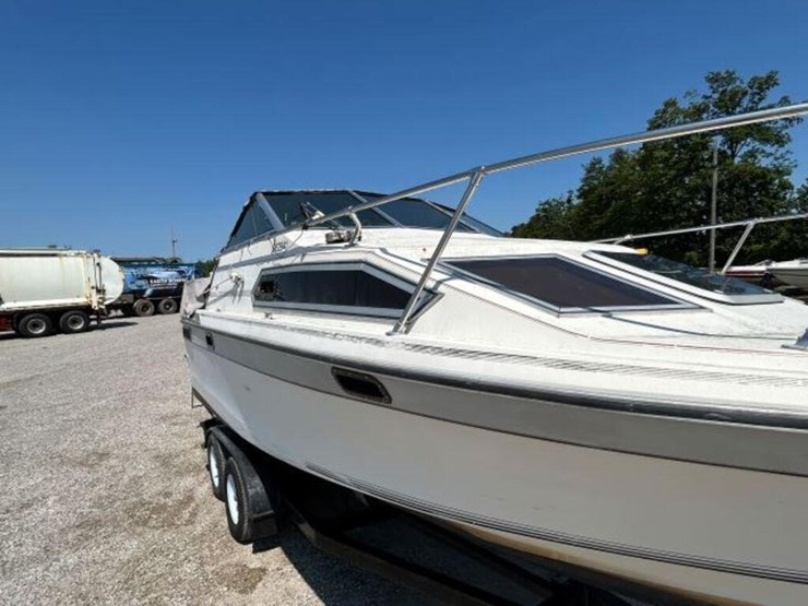 1988-doral-cavalier-24-ft-cabin-cruiser-2dba1303c8-image-97