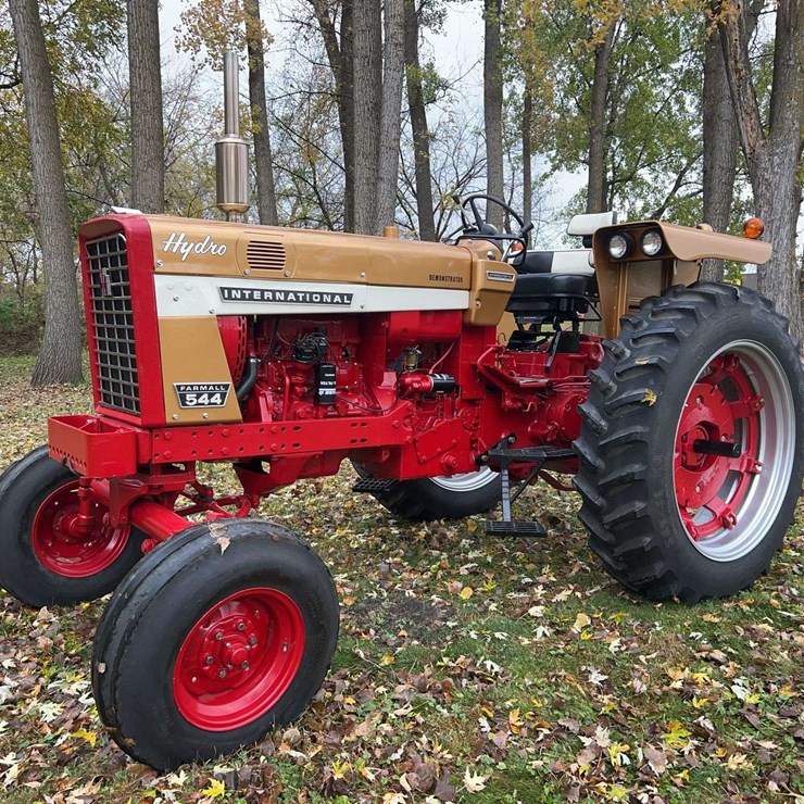 1970 Farmall 544 Hydro Gas Row Crop Golden Demonstrator