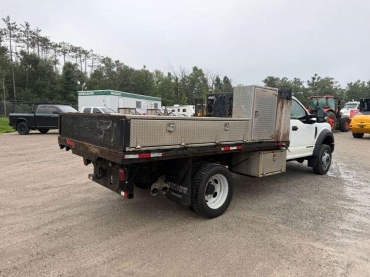 2017-ford-f550-xl-image-3