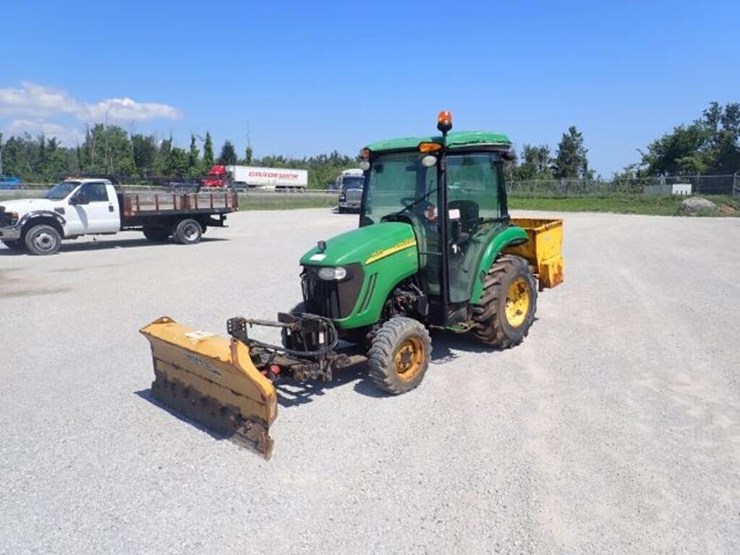 john-deere-3520-image-1