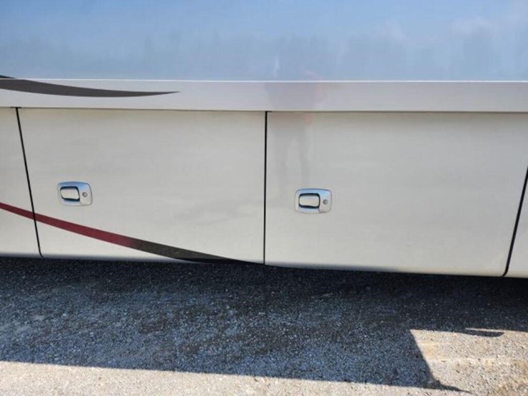 2006-allegro-bus-class-a-motorhome-400abus0d6j0072-image-88