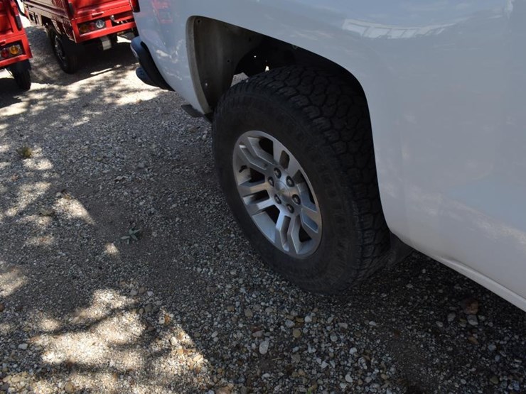 2018-chevrolet-1500-image-4