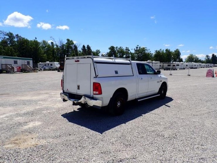 2016-dodge-1500-image-5