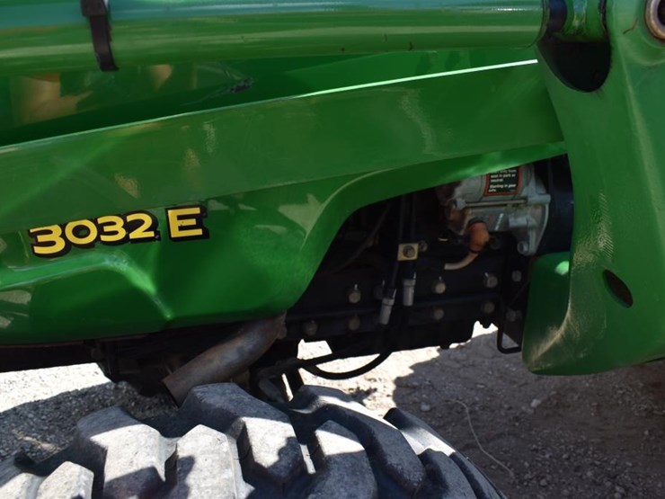 john-deere-3032e-image-10
