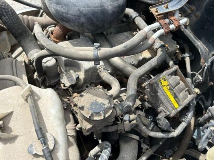 hino-185-image-29