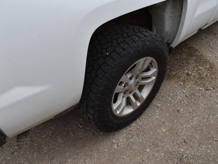 2017-chevrolet-1500-image-11