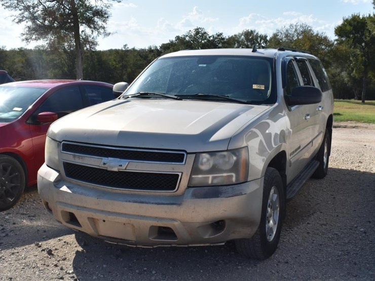 2007-chevrolet-suburban-image-1