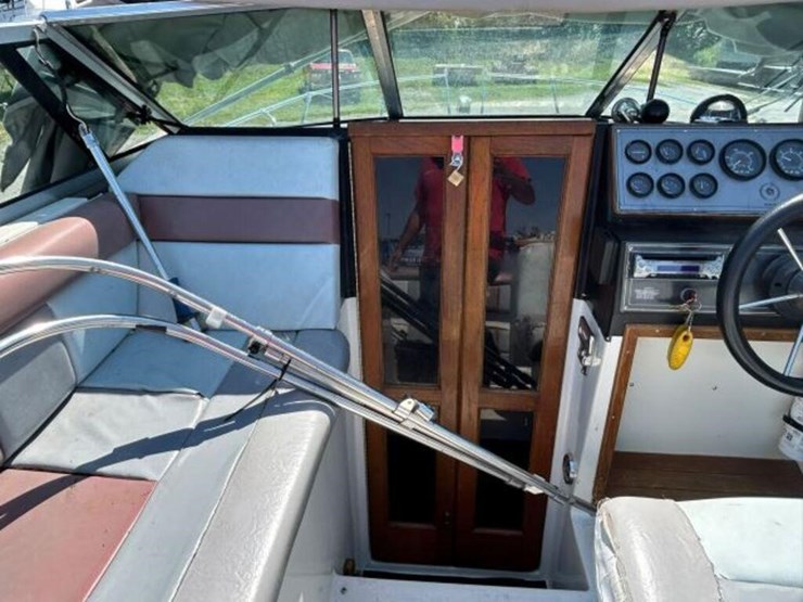 1988-doral-cavalier-24-ft-cabin-cruiser-2dba1303c8-image-48