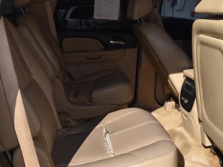 2007-chevrolet-tahoe-image-8