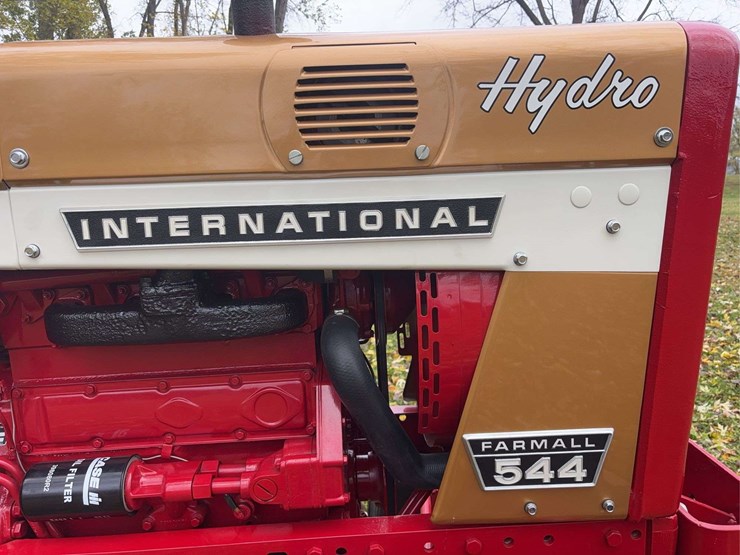 1970-farmall-544-hydro-diesel-row-crop-golden-demonstrator-image-21