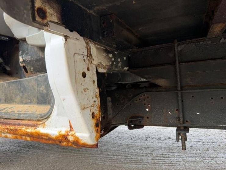 2013-ford-e450-image-36